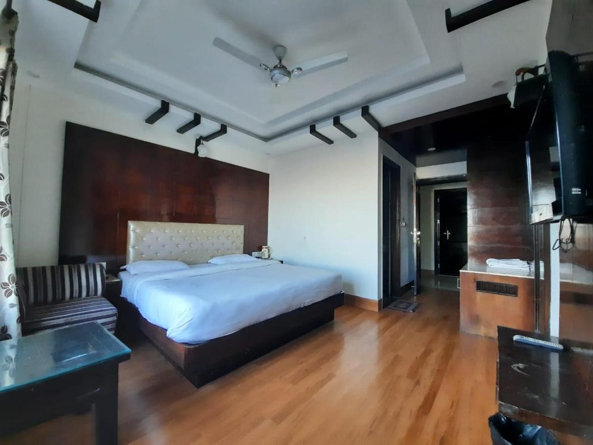 Hotel Basera Массури Экстерьер фото